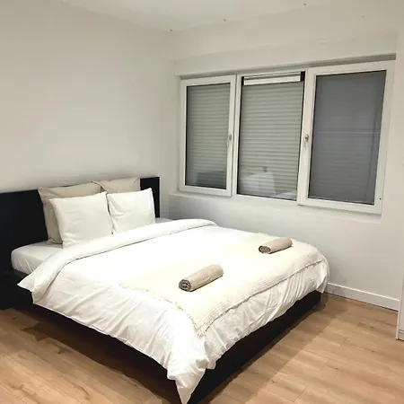 In Ghent, 1br & 1lr With Wifi * خنت