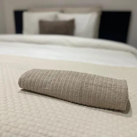 In Ghent, 1br & 1lr With Wifi