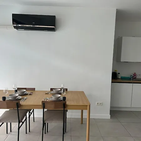 In Ghent, 1br & 1lr With Wifi شقة