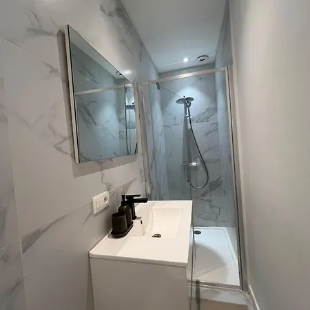 شقة In Ghent, 1br & 1lr With Wifi خنت