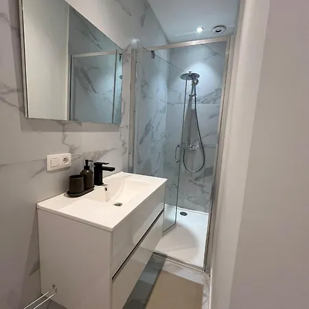 In Ghent, 1br & 1lr With Wifi * خنت